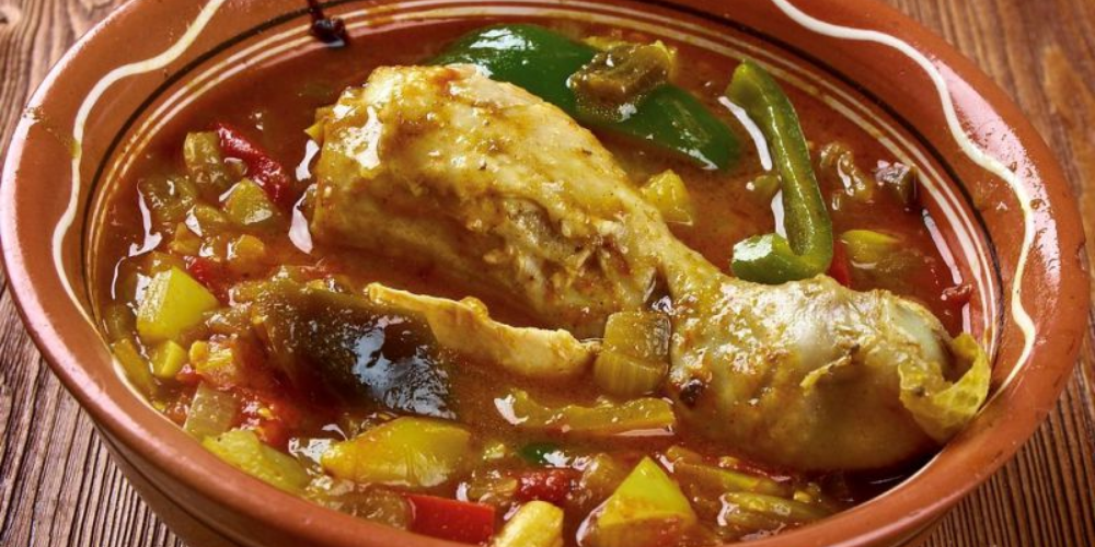 Moamba de galinha is a popular dish in what country?