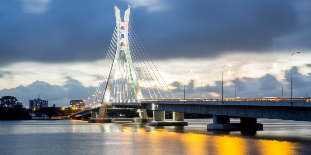 What's the name of the River that flows beneath the Lekki-Ikoyi Link Bridge?