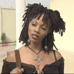 How to Identify a Woman Who Has Just Come Out of a Relationship 