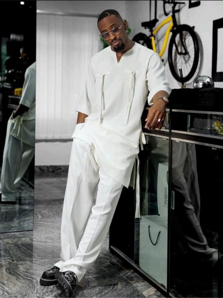 Man Wearing Minimal Loop Senator Design