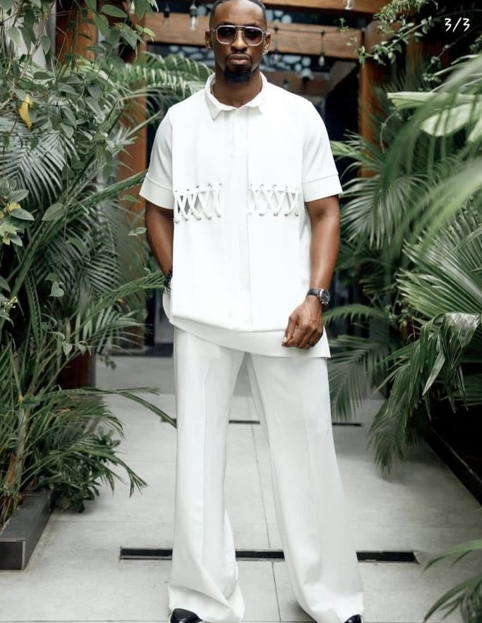 Man Wearing The Rope Stitch Senator Design