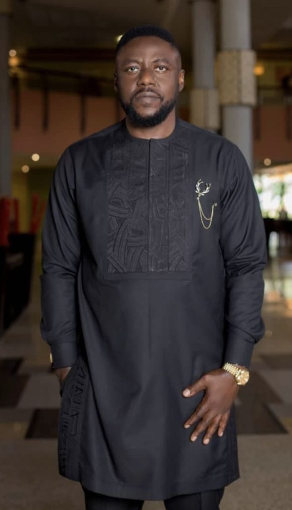 Man Wearing The Textured Embroidery Panel Senator Design