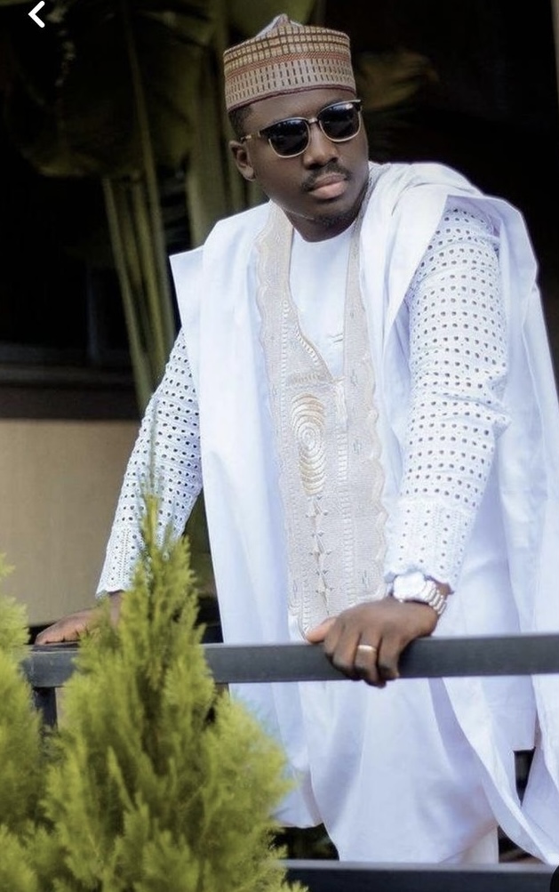 Man wearing The Regal Northern Flair Agbada style for men