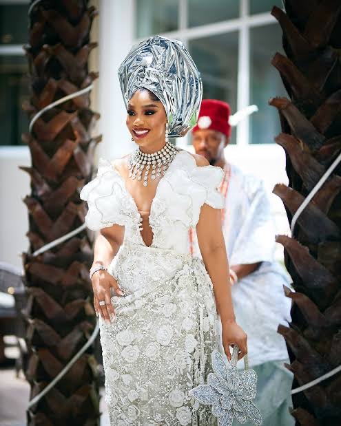 Sharon in Amy Aghomi