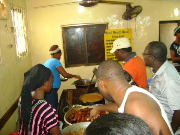 14 Types of People You Will Meet At A Nigerian Restaurant